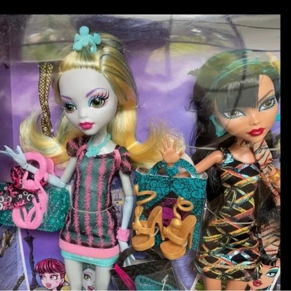 Monster High dolls Scaris city of frights Lagoons Blue& Cleo Nile 2012 NIB - Picture 7 of 10